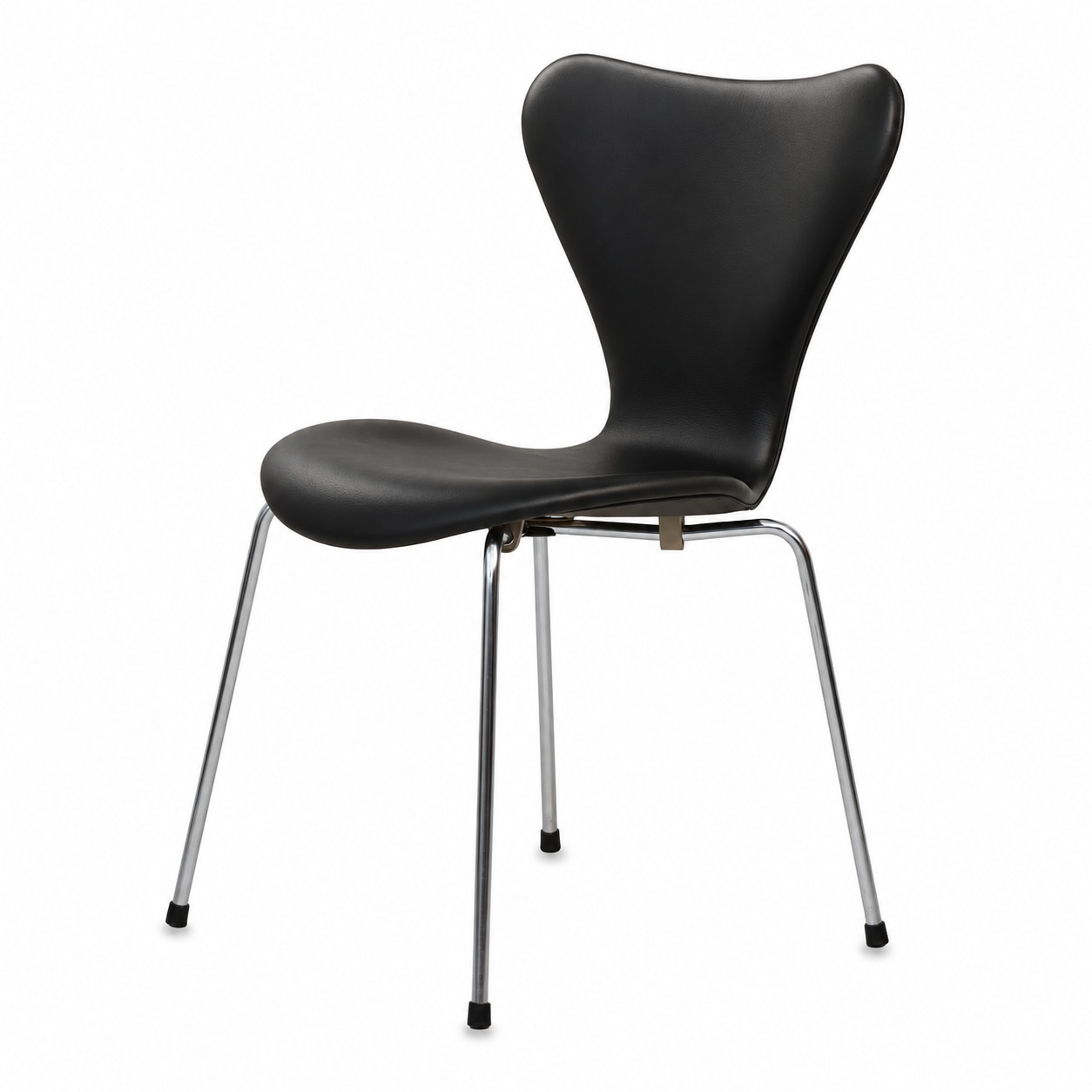 The AJ 7 chair is an elegant and timeless design chair, here upholstered in exclusive pure aniline leather. The natural leather has a soft, lively surface where texture, grain and natural variations are clearly visible. Over time the leather develops a beautiful patina that makes every chair unique and adds a warm, exclusive look.